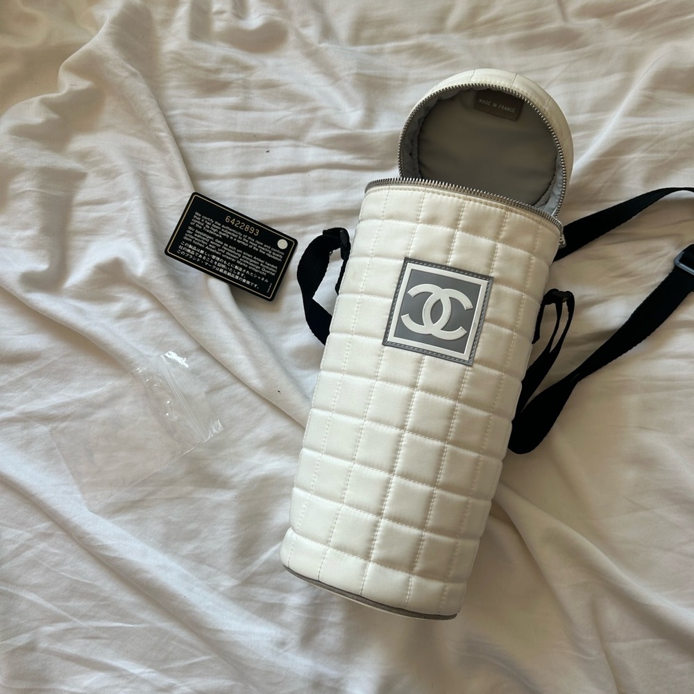 Chanel White Quilted Bottle Holder - Picture 2 of 4